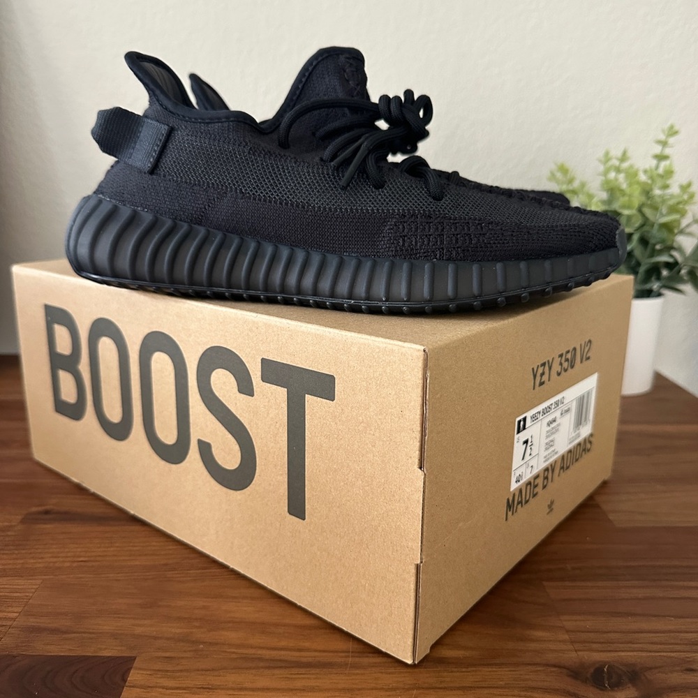 Yeezy Boost 350 V2 Onyx